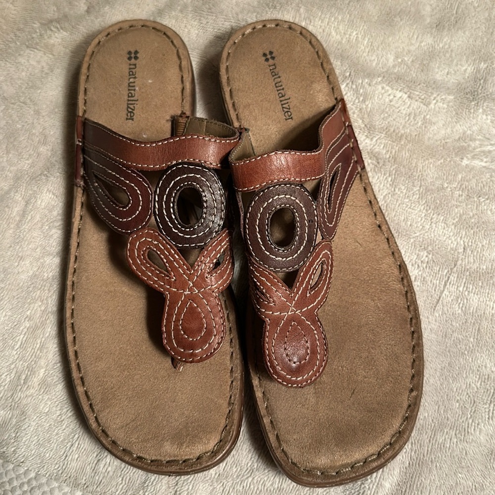 Naturalizer leather sandals W10 EUC